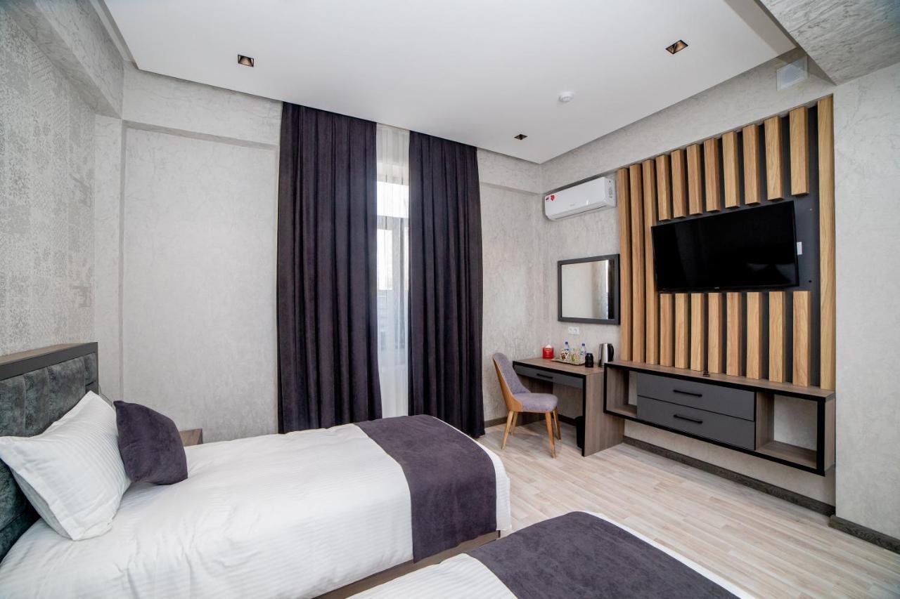 Hotel New York Tashkent Bagian luar foto