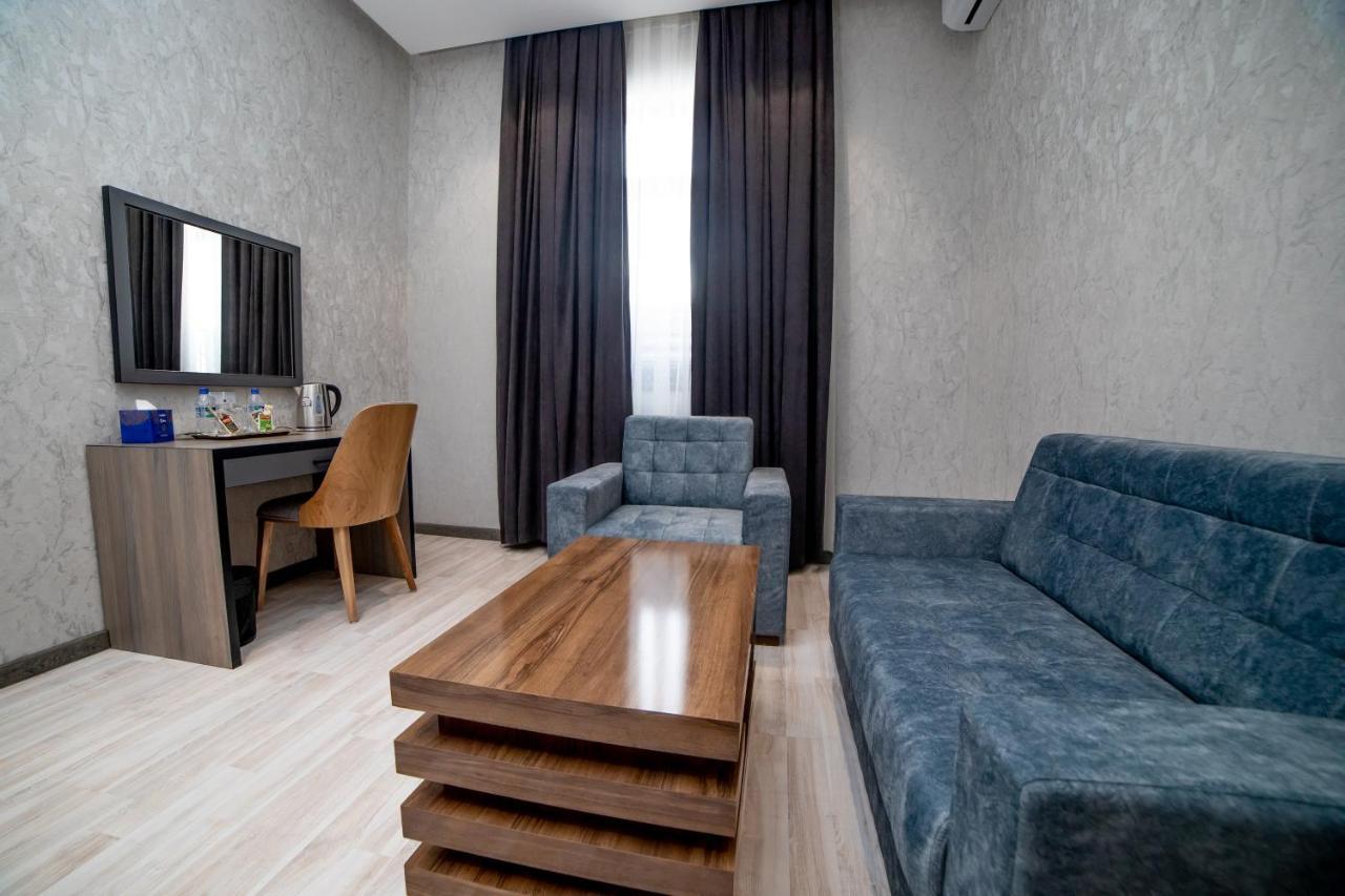 Hotel New York Tashkent Bagian luar foto