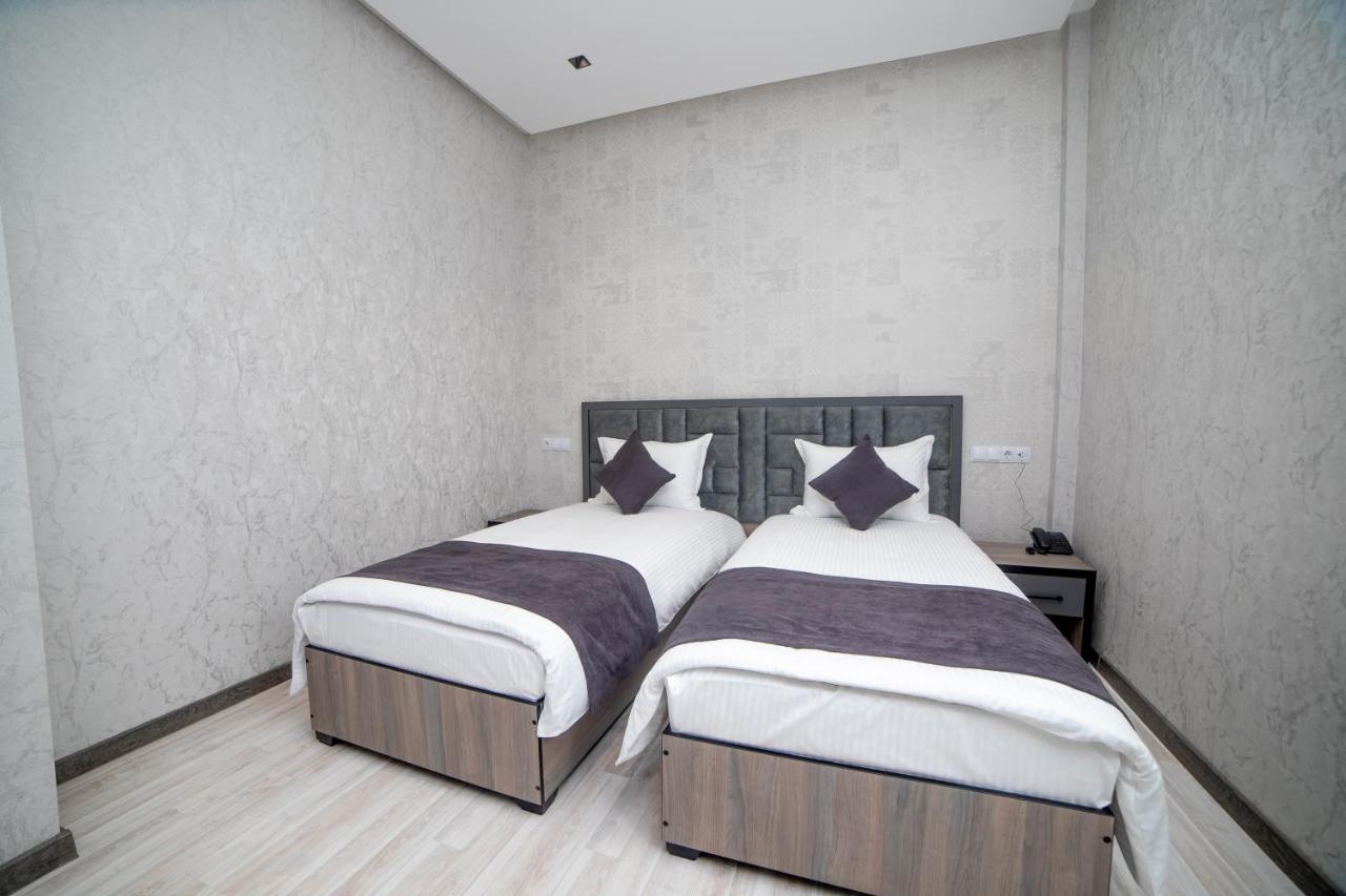 Hotel New York Tashkent Bagian luar foto