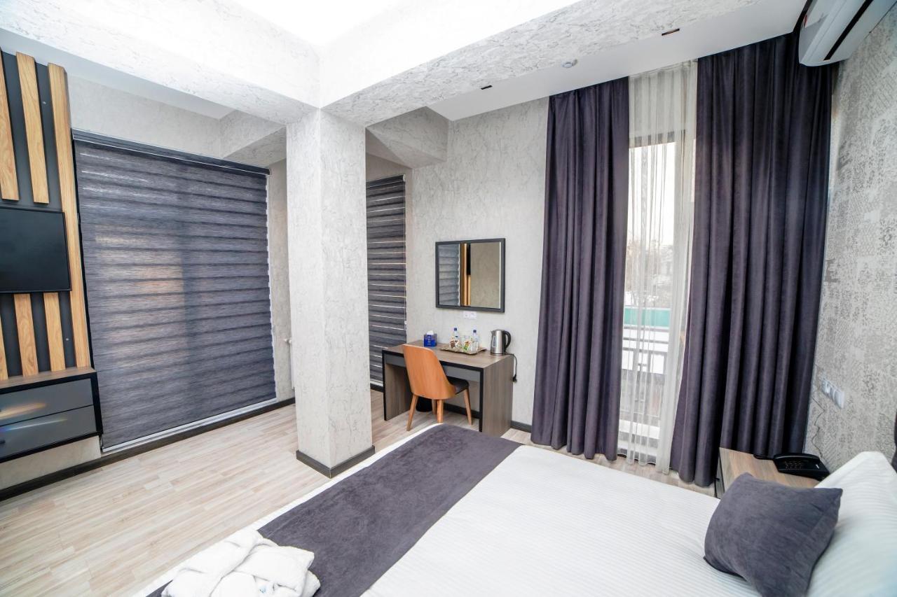 Hotel New York Tashkent Bagian luar foto