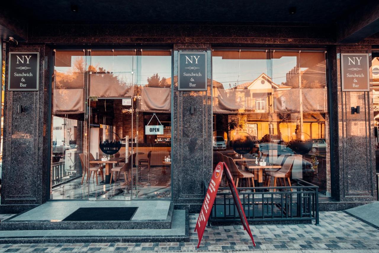 Hotel New York Tashkent Bagian luar foto